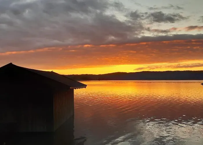 Moosblick Zwischen Bergen Und Lejlighed